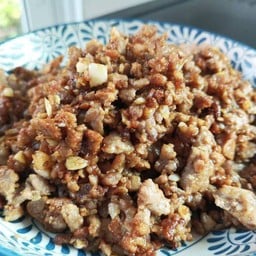 หมูสับ ทอดกระเทียมราดข้าว