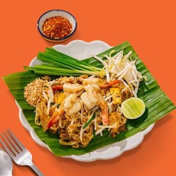 ผัดไทยกุ้งสด  -  Pad-Thai With Fresh Shrimp