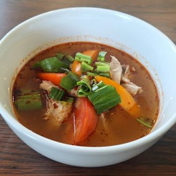 ต้มยำเนื้อไก่