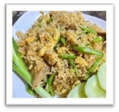 ข้าวผัดเป็ดย่าง