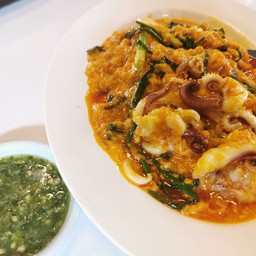 กุ้ง+ ปลาหมึก ผัดผงกะหรี่