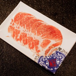 สันคอหมูสไลด์ 30 กรัม 猪颈肉30克