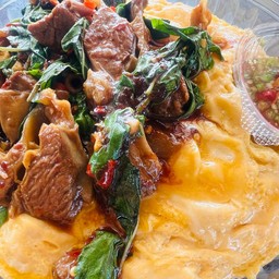 กระเพราหมูตุ๋นไข่ข้น2ใบ