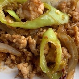 ผัดพริกหยวกไก่สับเป็นกับ