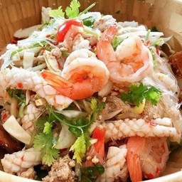 ยำวุ้นเส้นรวมมิตรทะเล