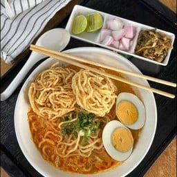 ข้าวซอย (ไข่ต้ม)