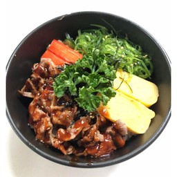 ข้าวหน้าเนื้อคิทชินเบิร์นไฟเบนโตะ