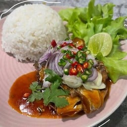 ยำปลากระป๋องราดข้าว