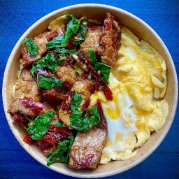 กะเพราพริกแห้ง ไข่ข้น ร้านคุณหมวย 1