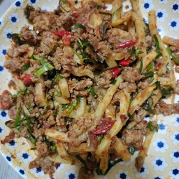 ผัดพริกแกง