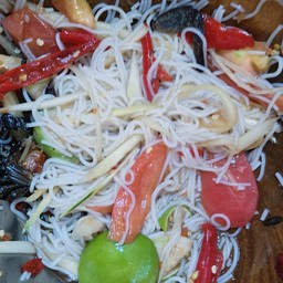 ตำขนมจีน