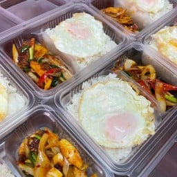 ผัดพริกเผา ราดข้าว