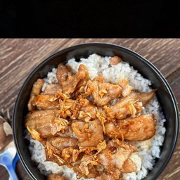 หมูทอดกระเทียม