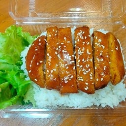 ข้าวไก่ทอดซอสเกาหลี