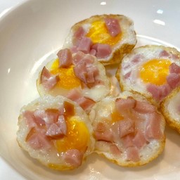 ลูกชิ้นทอด-ยำ ข้าวไข่เจียวทรงเครื่อง (เจ็ดยอด ทอด&เจียว)