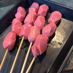 C12.ไส้กรอกแดง