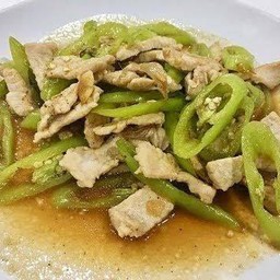 [อร่อยซ่ากับโค้ก] ข้าวผัดพริกหยวก +  โค้ก ออริจินัล (กระป๋อง) 