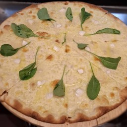 พิซซ่าโฟร์ชีส