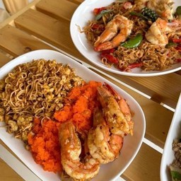 มาม่าผัดไข่กุ้ง