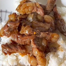 ข้าวเหยาเนื้อ เนื้อคั่วน้ำปลากวน x น้ำจิ้มแจ่ว