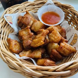 หมูสามชั้นทอดน้ำปลา (ทานได้ 2-3 คน)