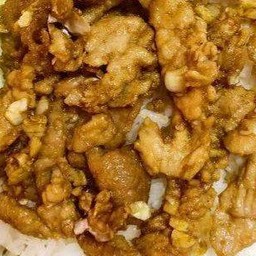 ข้าวทอดกระเทียม พริกไทย