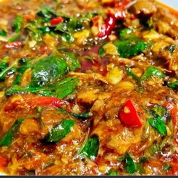 ปลากระป๋องผัดใบโหระพา(กับข้าว)