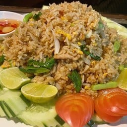 ข้าวผัดไก่