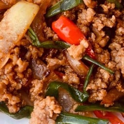 เนื้อสับผัดน้ำมันหอยเป็นกับ