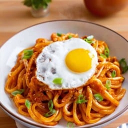 อูด้งผัดกิมจิ Stir Fried Kimchi Udon Noodle