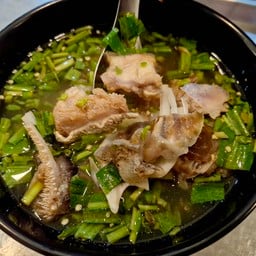 ต้มยำหัวปลาเก๋าน้ำใส  石斑魚頭冬蔭功湯