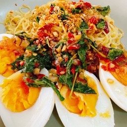 โซ้ยหมี่กระเพราไข่มะตูม