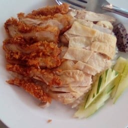 ตี๋ร้านข้าวมันไก่ตอน สาขา 2 ซอยเตาปูนแมนชั่น