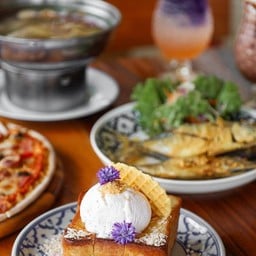 Khao Nhom cafe Huahin ข้าวหนมคาเฟ่หัวหิน