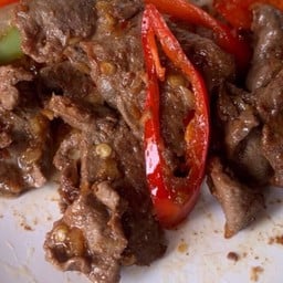 ผัดพริกสดเนื้อเป็นกับ