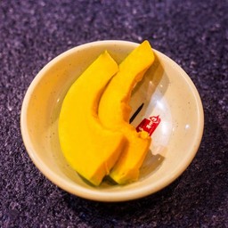 ฟักทองญี่ปุ่น 2 ชิ้น南瓜2个