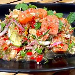 พล่าแซลมอน