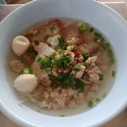 ก๋วยเตี๋ยวหมูรวม