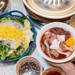 หมูกระทะชุดเล็ก หมู สามชั้น ตับหมู ปลาหมึก