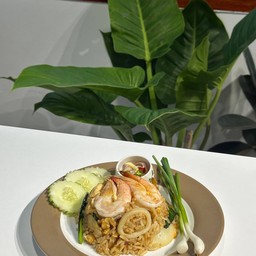 ข้าวผัดรวมทะเล