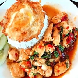 กระเพราไก่ชิ้น