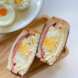 แซนวิชแฮมไก่