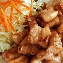 สามชั้นทอดน้ำปลา