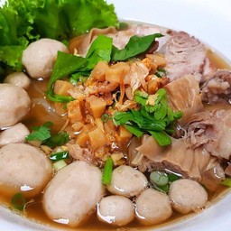 ก๋วยเตี๋ยวหมูน้ำใส