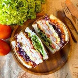 แซนวิชไส้ทะลัก by Tunyapeut