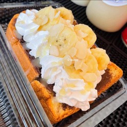 ปังปิ้ง วิปครีมนูเทลล่า+กล้วย+อัลมอน