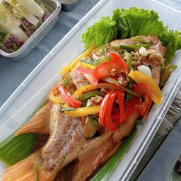 ปลาทับทิมนึ่งขิง