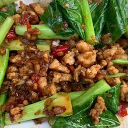 คะน้าไก่สับเป็นกับ