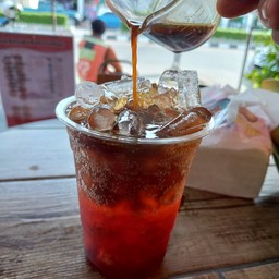 สตอเบอรี่ โซดา กาแฟ