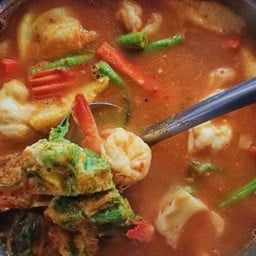 แกงส้มชะอมกุ้ง